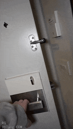 032757royerz0oje5aa5jx.gif
